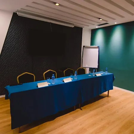 Vh Eurostar Congress & فندق تيرانا