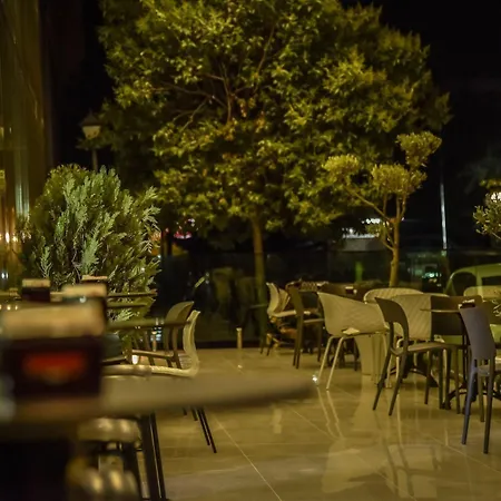 Vh Eurostar Congress & 地拉那